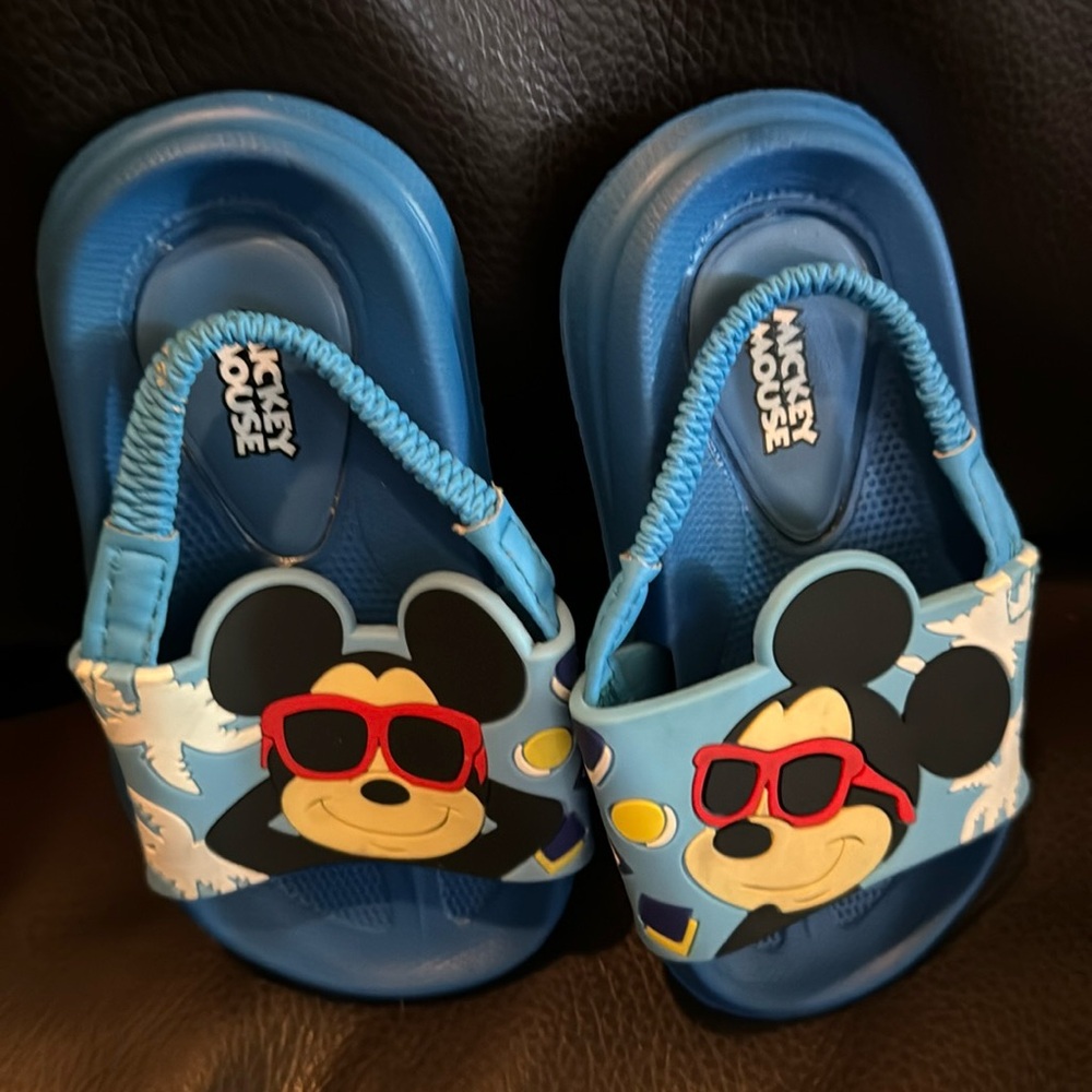 Mickey Mouse Sandals 5/6 cool Mickey